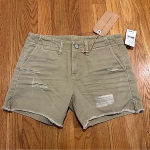 NWT Low rise low waisted Ag Adriano Goldschmied Supply army green shorts, summer